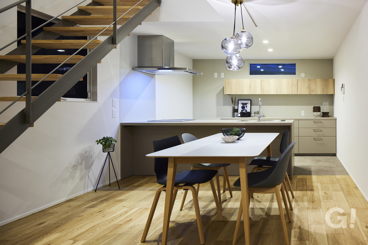 あまりの心地の良さに時間を忘れてしまうデザイナーズ住宅のダイニング