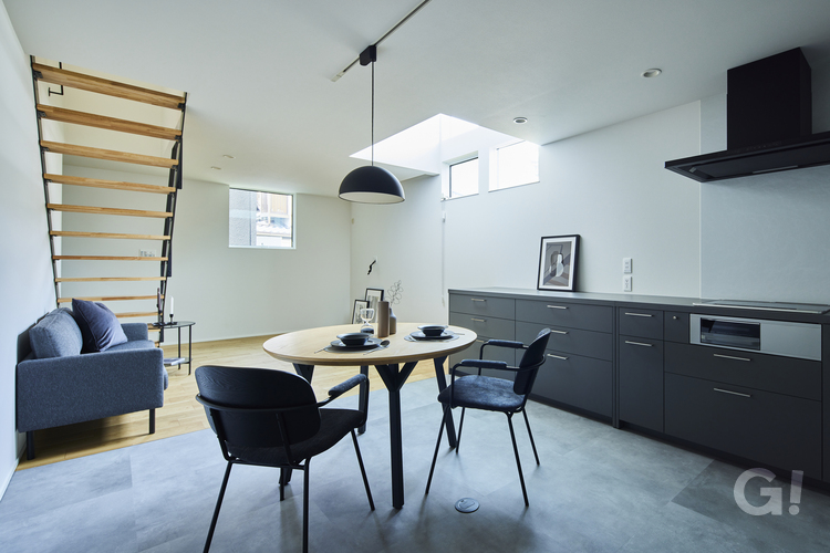 洗練されたデザインと、心地よさが丁度いいデザイナーズ住宅のLDK