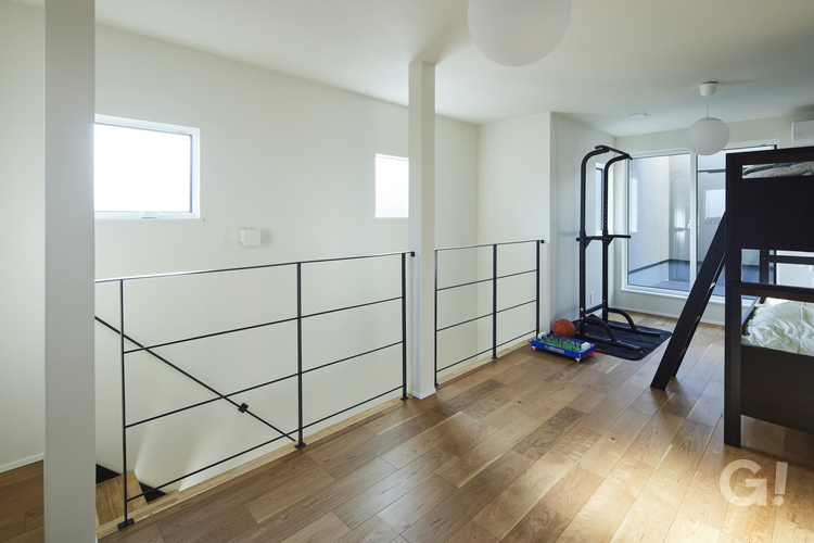 お日様の温もりを感じながら心地よく過ごせるデザイナーズ住宅の子供部屋