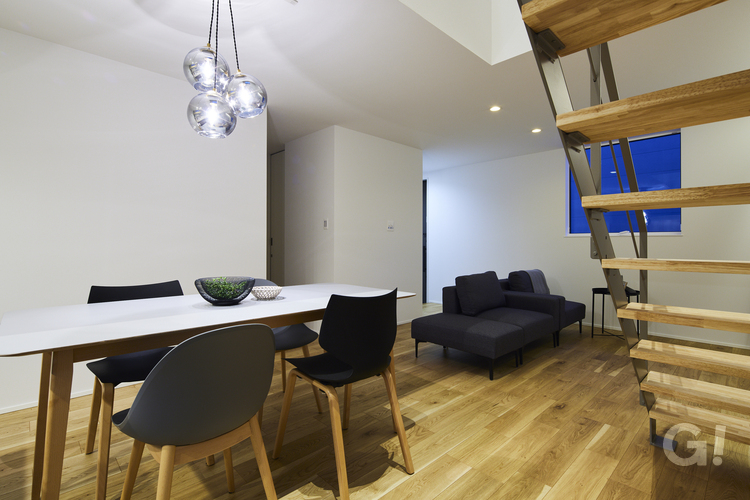 視線と声が届く距離感がいいデザイナーズ住宅のLDK