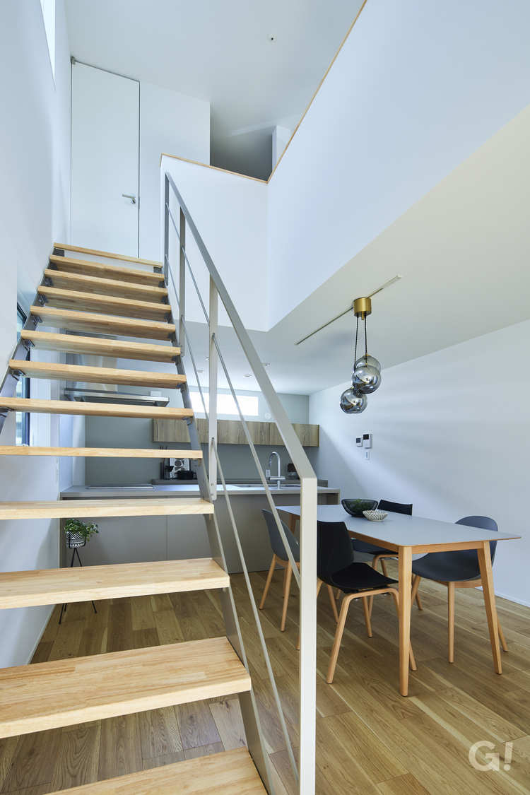 どこに居ても家族の存在が身近に感じられるデザイナーズ住宅のLDK