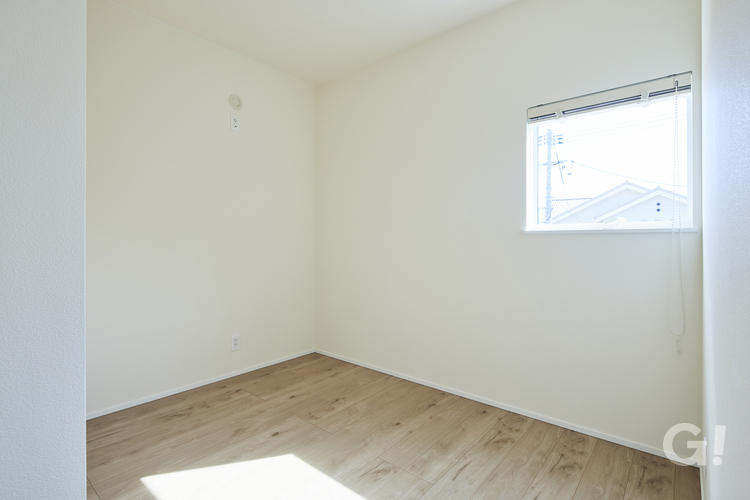 日当たり良好が嬉しい！自分時間を大切に過ごせるデザイナーズ住宅の洋室