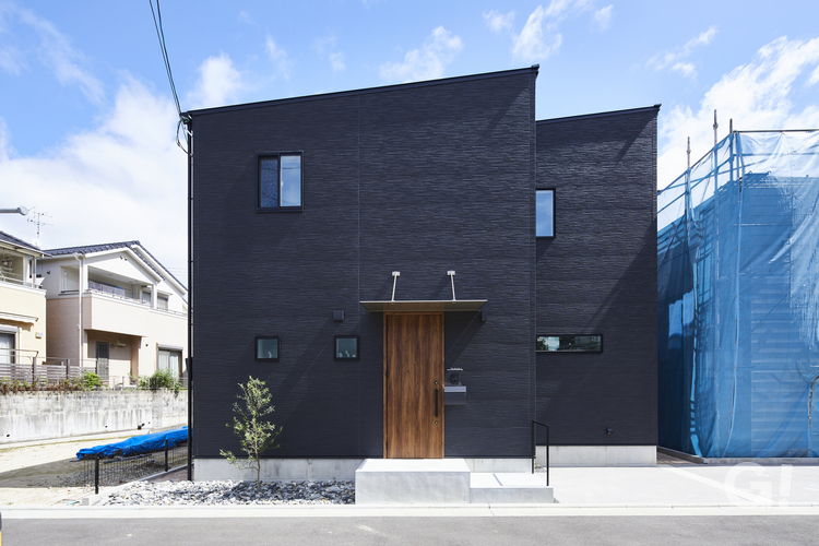 サイデイング外壁がお洒落なシンプルモダンなデザイン住宅