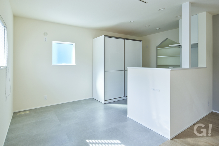 Theシンプルだからこそ遊び心が詰まっているデザイナーズ住宅のキッチン＆パントリー