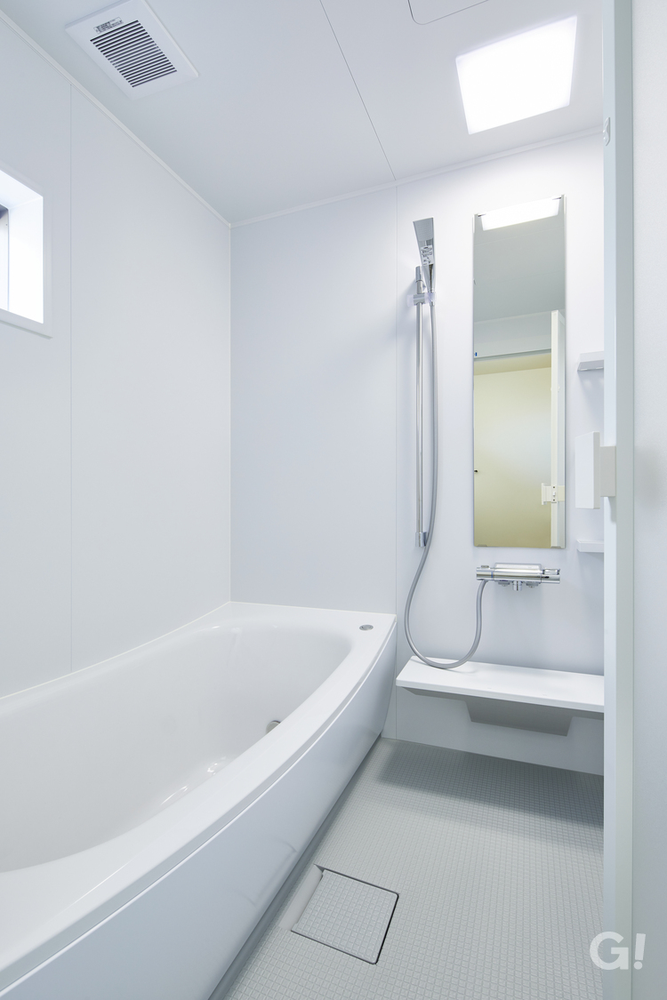 ホテルライクな清潔感あふれるデザイナーズ住宅のバスルーム