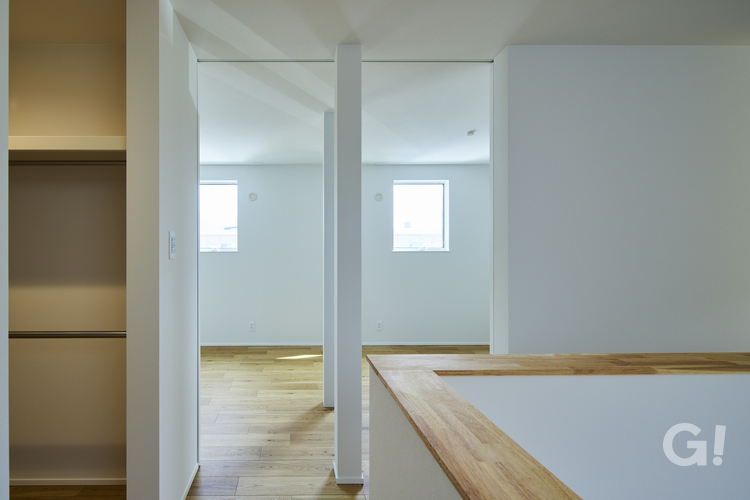 空間を最大限に活用したデザイナーズ住宅のオシャレで快適な暮らしの写真