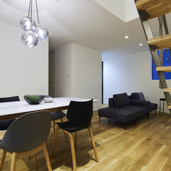 視線と声が届く距離感がいいデザイナーズ住宅のLDK