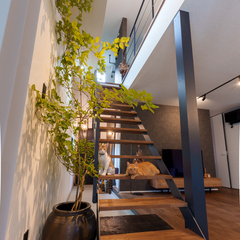 デザイナーズ住宅の空間の魅力を惹きたてるスケルトン階段