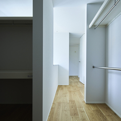 デザイナーズ住宅の空間を上手く活用するオシャレなオープンクローゼット