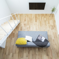 デザイナーズ住宅の吹き抜けリビングが中心となるおしゃれで快適な暮らし