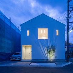 夜も美しく魅せるデザイナーズ住宅のシンプルモダン外観