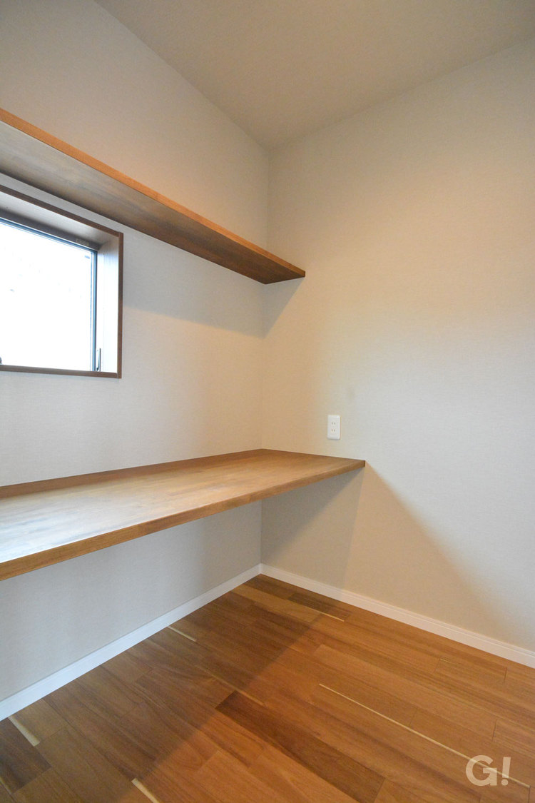 高品質木材で高気密高断熱の優れたシンプルなお家の書斎