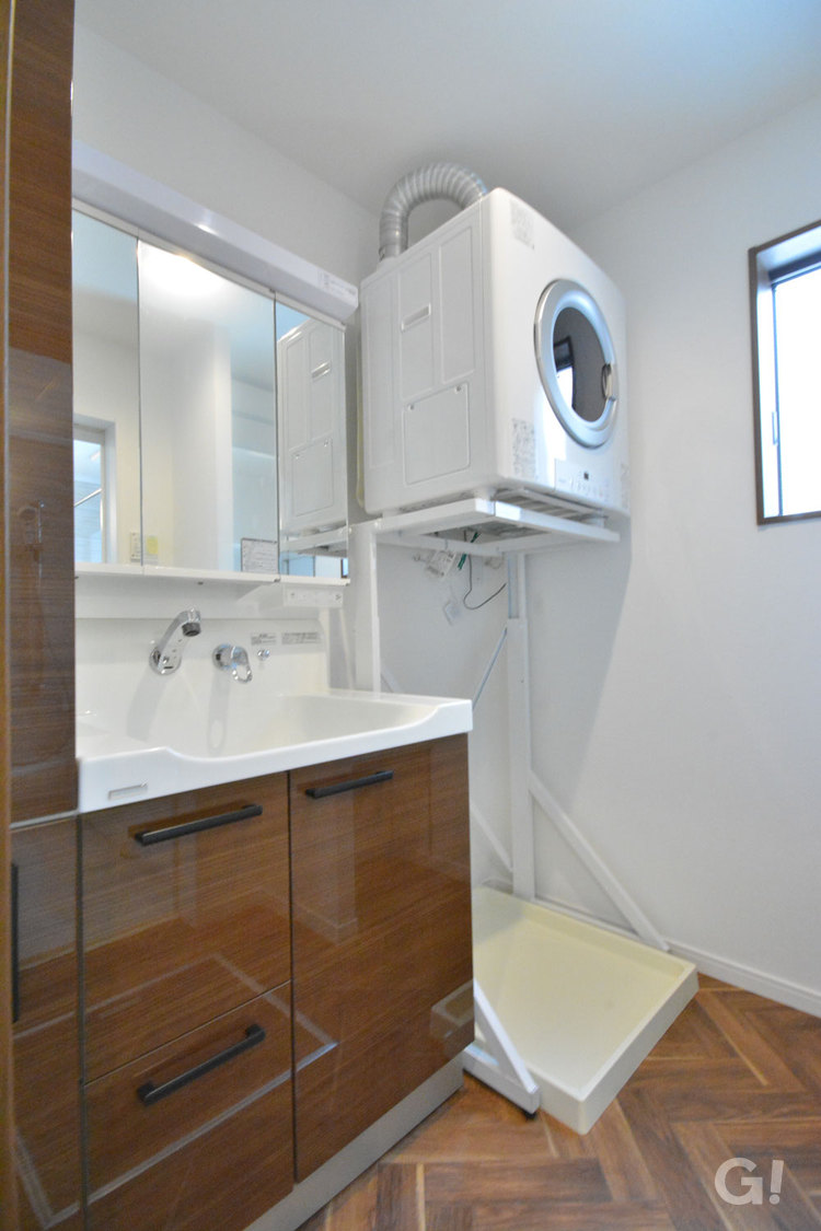 パッシブデザインで快適生活シンプルモダンな洗面脱衣室
