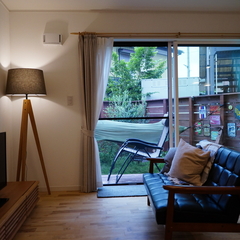 高品質木材のミッドセンチュリーなパッシブデザインのお家