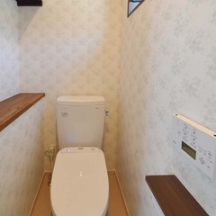 デザインクロスが美しいトイレのある足立区の注文住宅