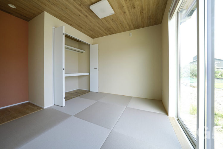 琉球畳の市松模様が美しさを魅せてくれる！居心地のいいシンプルモダンな和室