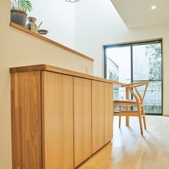 キッチン前面の造作収納