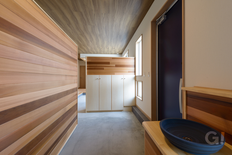 和モダン住宅の美しい「ただいま手洗い」空間がある快適な暮らし