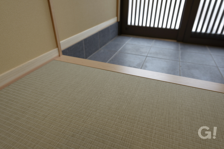 『畳の香りに癒されホッと心落ち着く空間がお出迎えしてくれる和風の玄関ホール』の写真