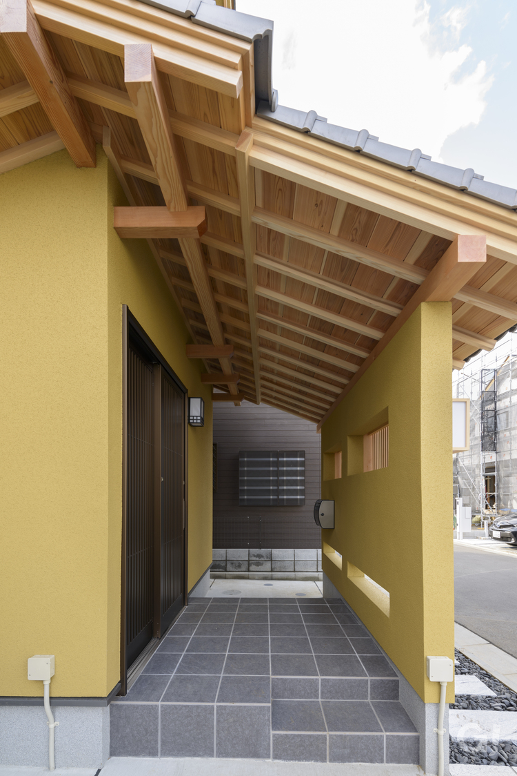 日本の伝統美を受け継いだ美しい瓦屋根の和風住宅