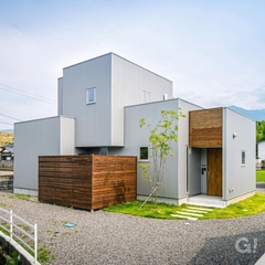 ボックスを組み合わせた外観