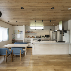 配膳ラクラク＆お掃除しやすいダイニングキッチン