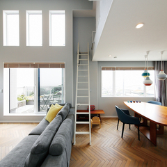 収納に、プレイスペースに…秘密基地みたいなロフト