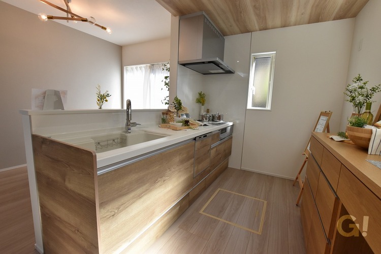 家族と会話ができる対面式キッチン