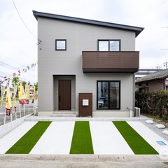 グレー基調のスタイリッシュハウス