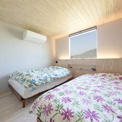 心地よい睡眠で健康生活！間接照明のやわらかい灯りにホッと癒されるシンプルモダンな寝室