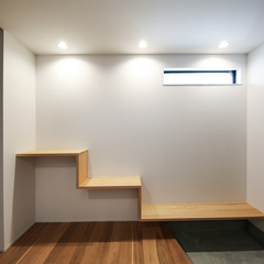 デザイン性の高い玄関の棚/福島県郡山市/DELiGHT HOME