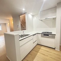 ✨使いやすさ抜群のL型キッチン