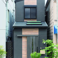 スタイリッシュな外観がかっこいい、敷地面積13.7坪に建てた住まい