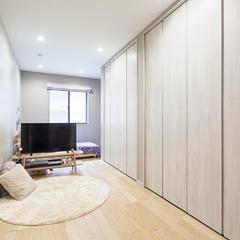 たっぷりの造作収納で 「できる限り家具を置かない」暮らしを実現！
