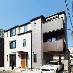 かっこよくて、かわいい！横長箱型二世帯住宅