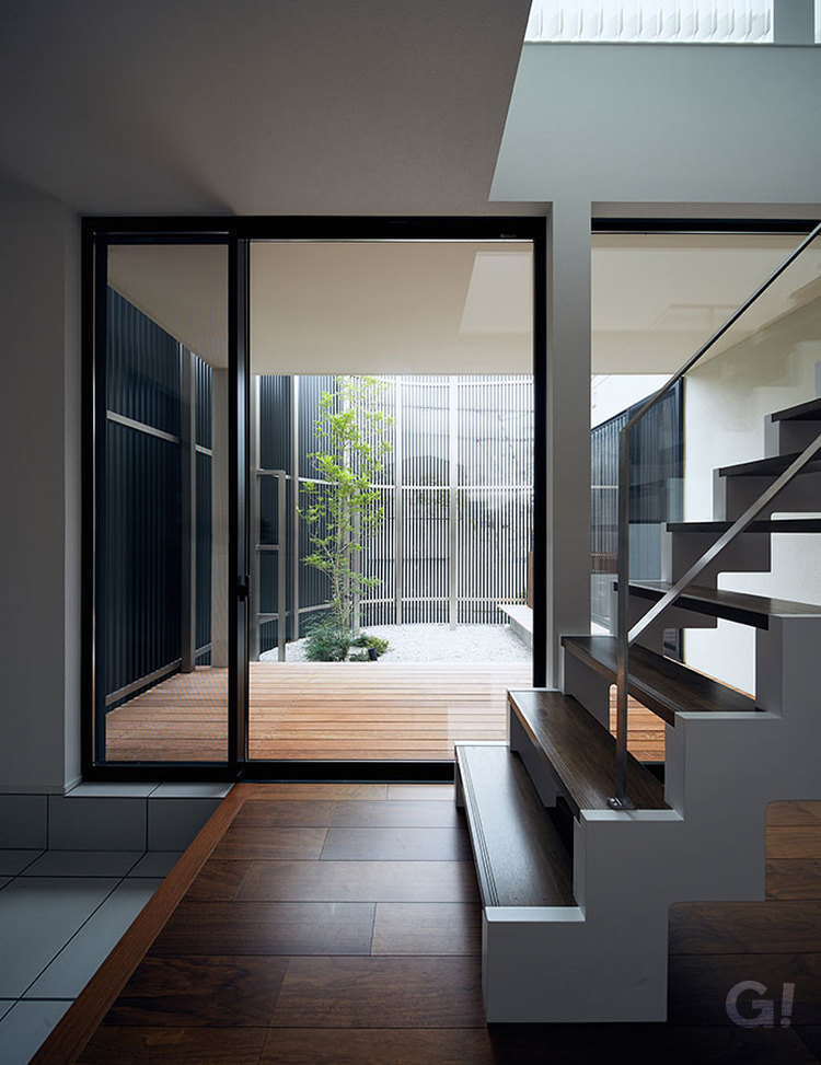 自然環境を取り込むフィルターの家／高槻市