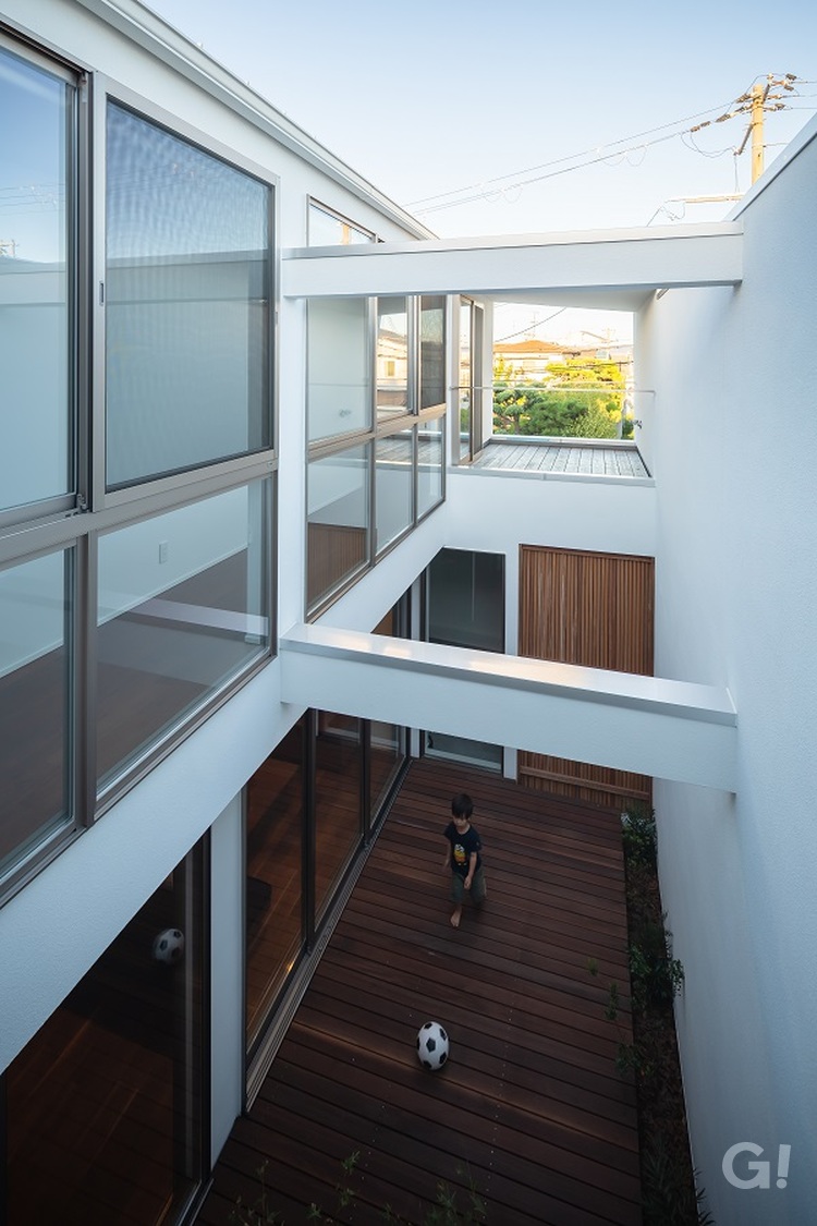 矩形喇叭の家／堺市　中庭