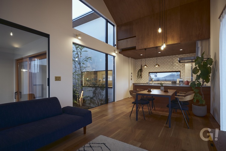 囲む家／兵庫県川西市　リビング