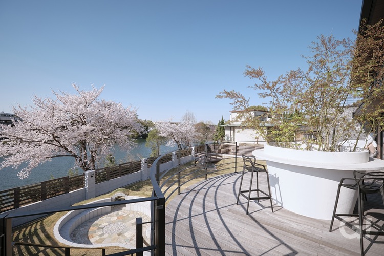 湖畔の家／奈良市