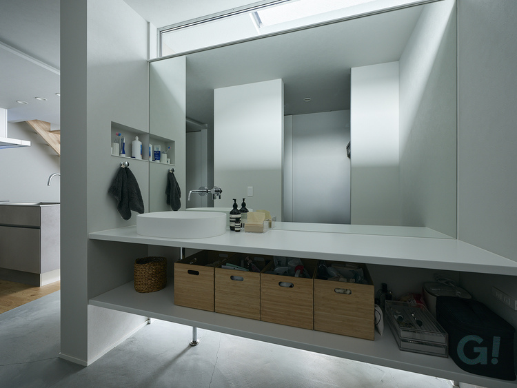 猫と暮らす家　自然光