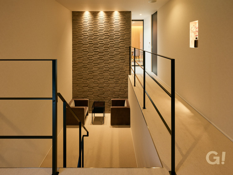 白藍方形／しらあいほうぎょう／堺市　階段・廊下