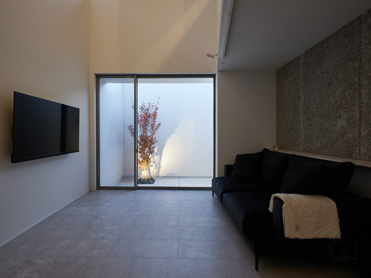 大阪のモノリス　LDK