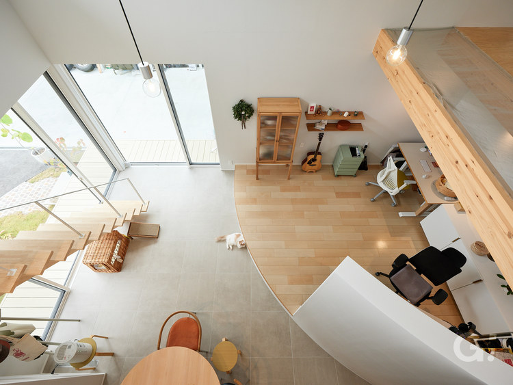 猫と暮らす円環構造の家／南大阪　リビングⅡ