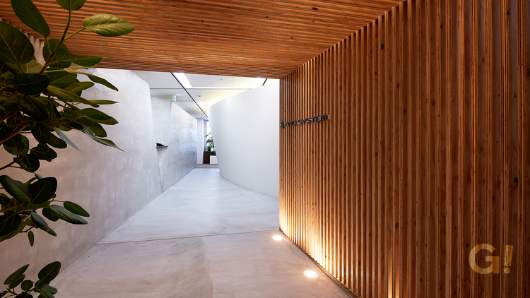 抜けのよい幾何学的構成／大阪市