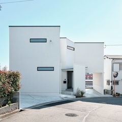 明石海峡大橋を臨む家／明石市