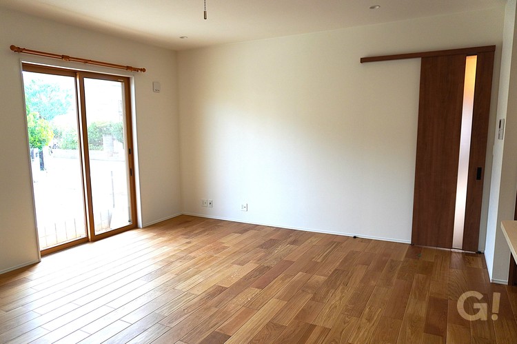 サッシの内観色はナチュラルに