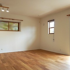 無垢のような足触りの床