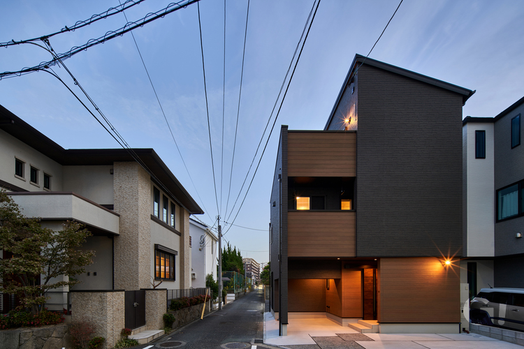 狭小地に建つ住宅が表現する新しい住まいの形