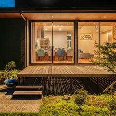 大人のこだわりと遊び心が宿る、くつろぎの空間