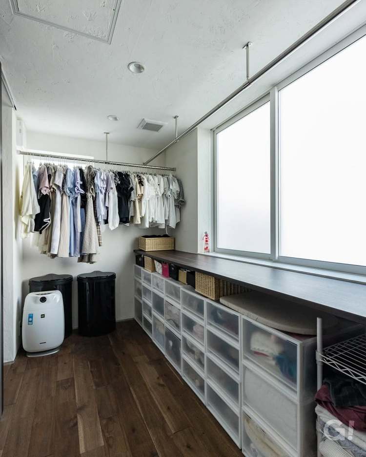 脱衣室の隣は室内洗濯室です。